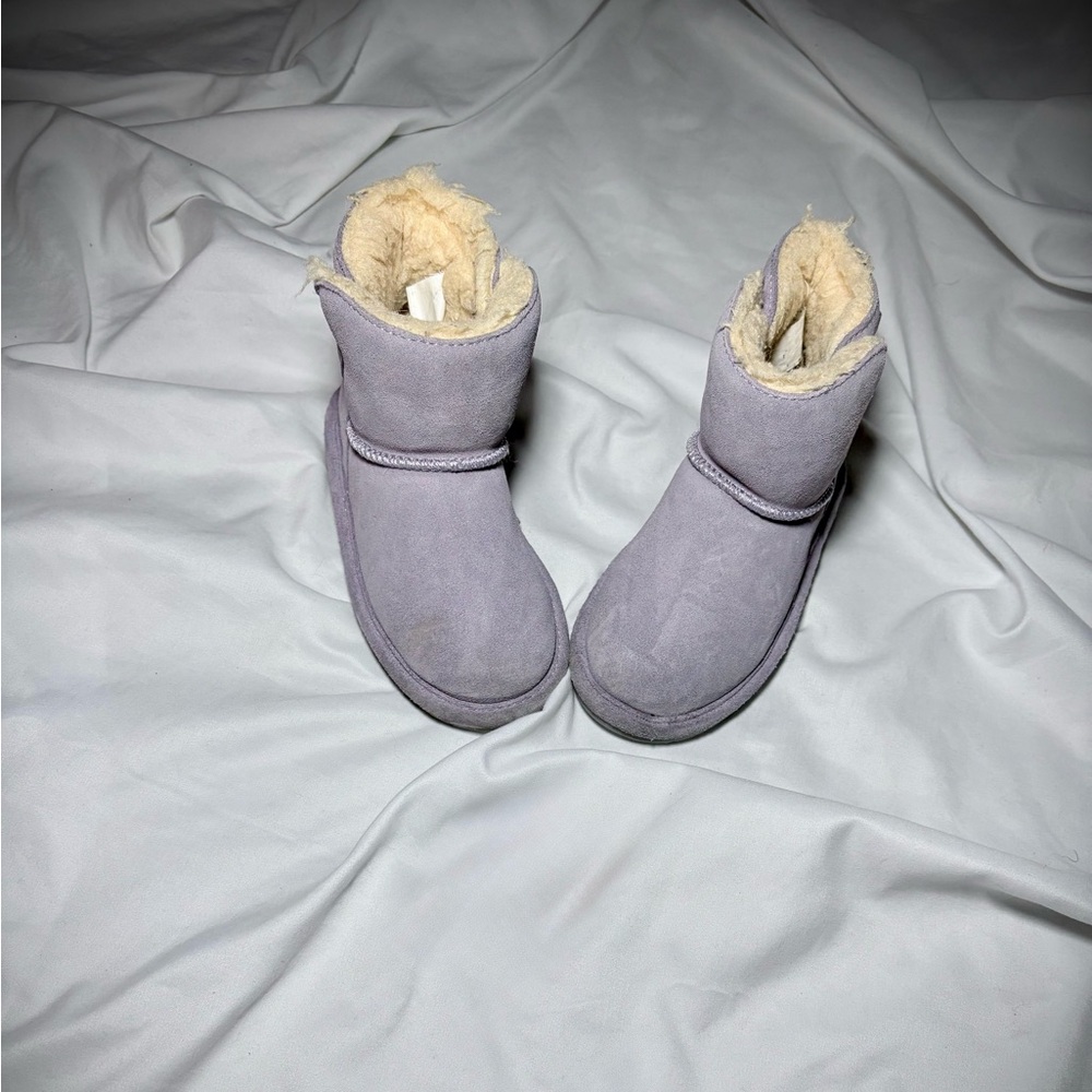 BearPaw Kids Boots in Light Gray and Cream